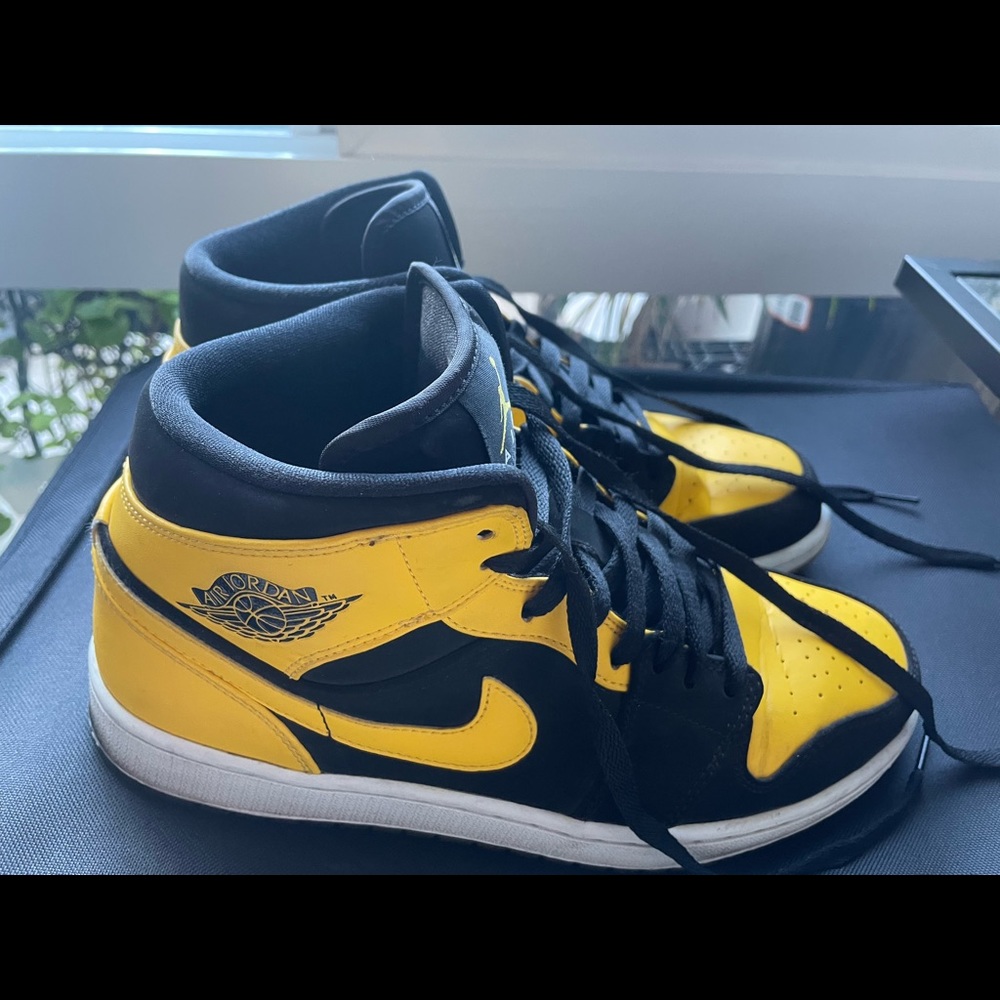 Nike Air Jordan 1 sneakers